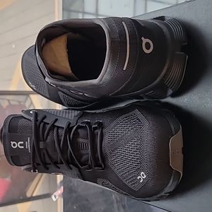 ON RUNNING MEN'S CLOUD 5, SIZE 14